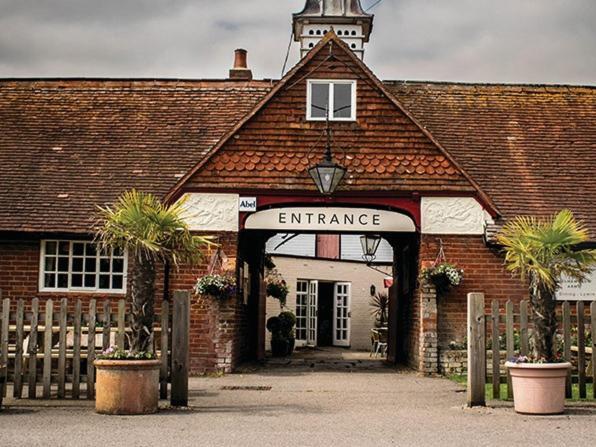 リミントン The Walhampton Arms Bed & Breakfast エクステリア 写真