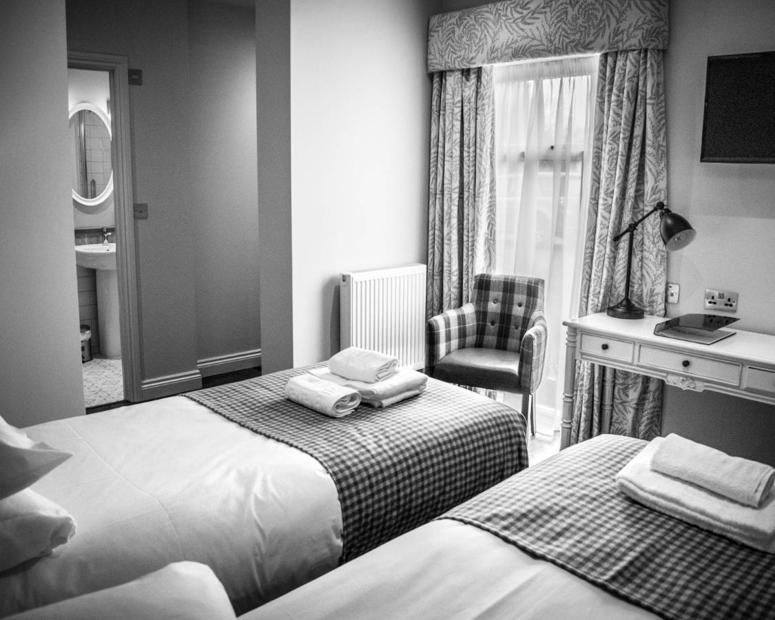リミントン The Walhampton Arms Bed & Breakfast エクステリア 写真