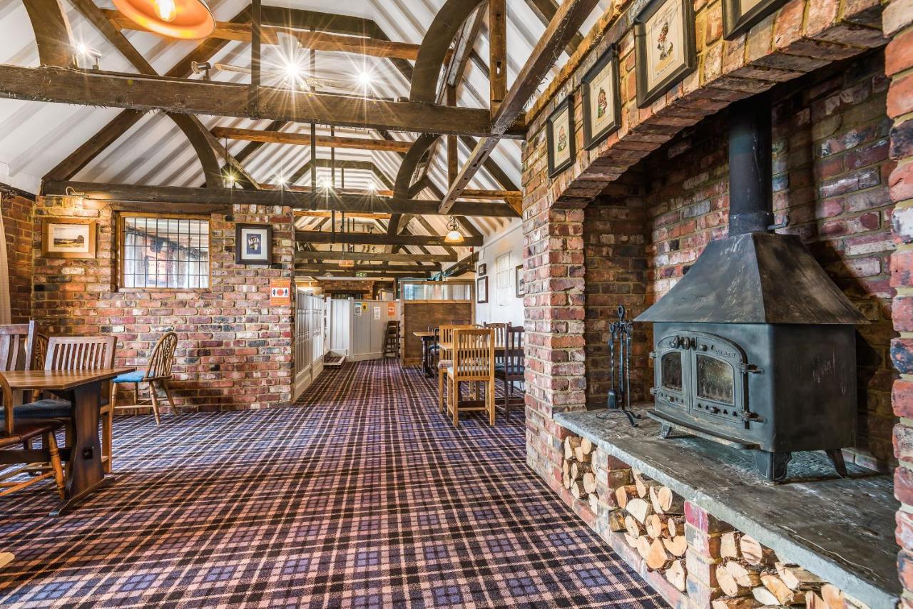 リミントン The Walhampton Arms Bed & Breakfast エクステリア 写真